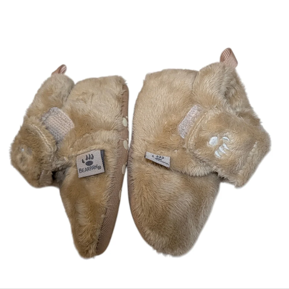 Bearpaw Fuzzy Baby Slippers Size 3 (6 to 9 months)